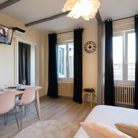 ★ Charmant F2 ★ Gare - Centre ★ Terrasse ★ Strasbourg